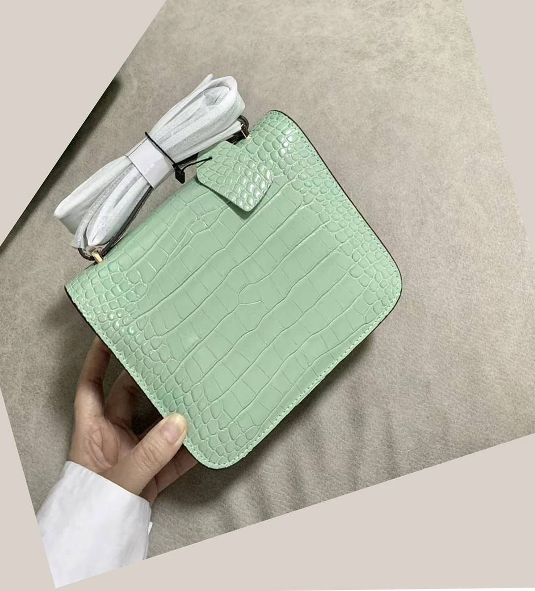 Fashion women's bags 2021 new H bag shoulder messenger bag crocodile pattern global frenzied buying
Fashion women's bags 2021 new H bag shoulder messenger bag crocodile pattern global frenzied buying