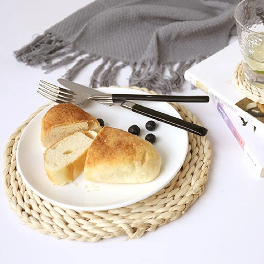 Rattan Corn Straw Woven Handmade Husk Round Woven Cup Coaster Grass Mats Placemats Dining Table Natural Heat Kitchen Accessories
Rattan Corn Straw Woven Handmade Husk Round Woven Cup Coaster Grass Mats Placemats Dining Table Natural Heat Kitchen Accessories