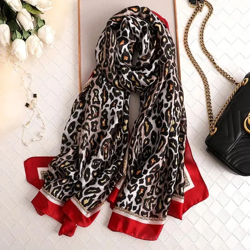 2021 NEW style Shawl Spring summer lady Superior quality scarves Women print silk scarf female beach Fashion Headband muffler
2021 NEW style Shawl Spring summer lady Superior quality scarves Women print silk scarf female beach Fashion Headband muffler