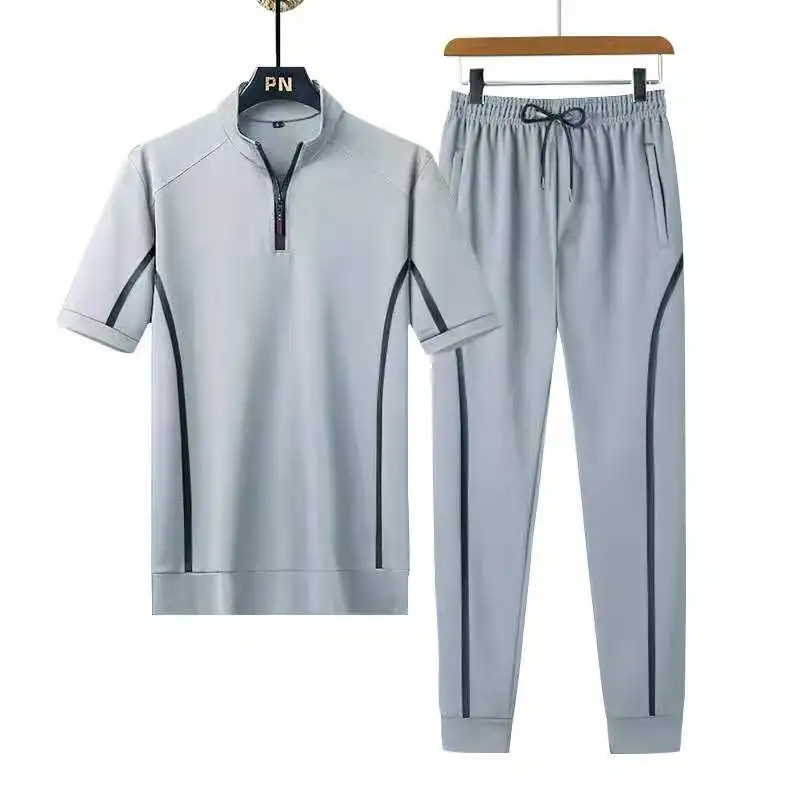 Men's casual two-piece sportswear stand collar loose breathable fashion short-sleeved men's wear
Men's casual two-piece sportswear stand collar loose breathable fashion short-sleeved men's wear
