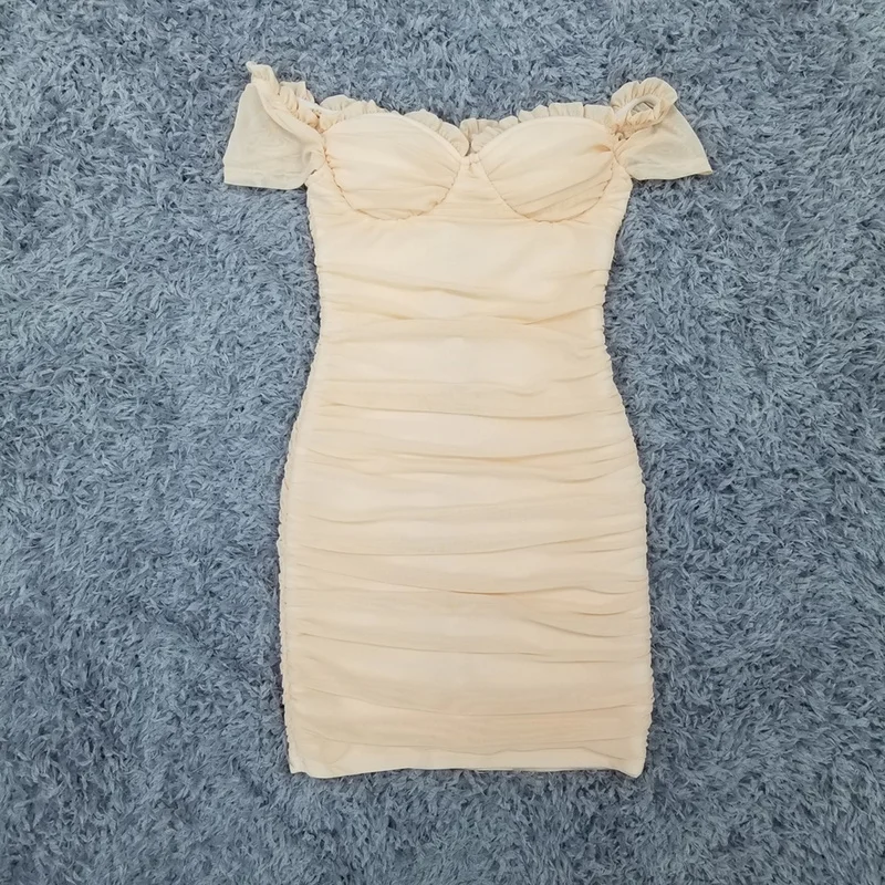 Ailigou 2021 Fall New High Quality Nude Muddy Neck Mesh Bodycon Rayon Bandage Mini Dress Elegant Strapless Sexy Party Dress
Ailigou 2021 Fall New High Quality Nude Muddy Neck Mesh Bodycon Rayon Bandage Mini Dress Elegant Strapless Sexy Party Dress
