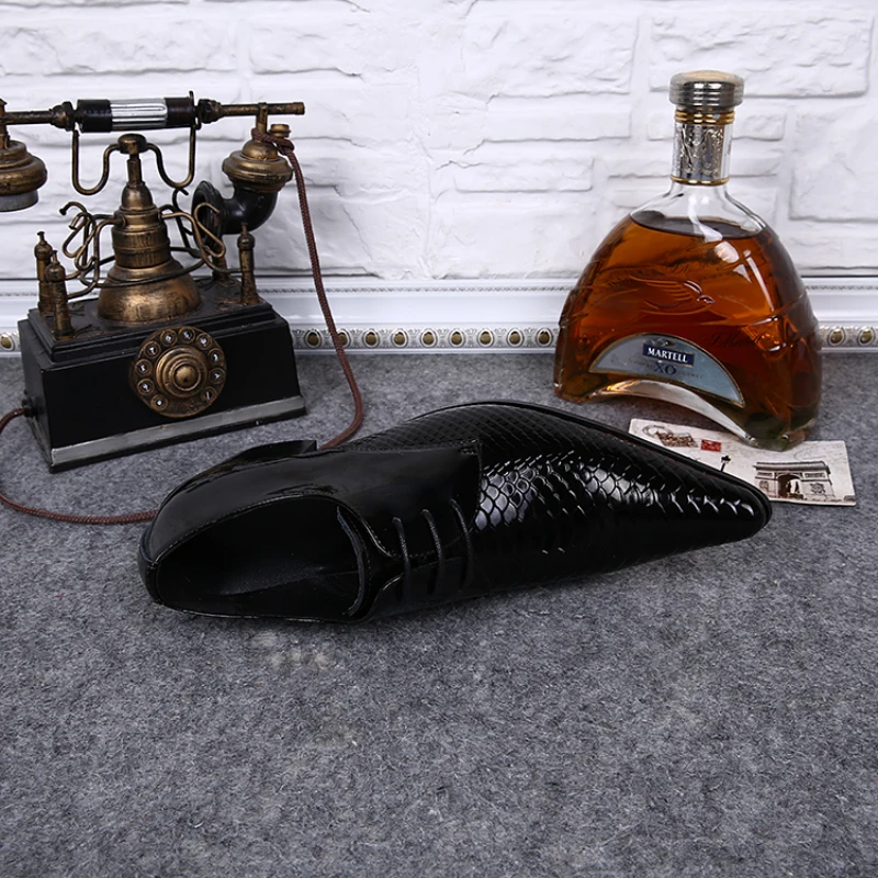 Christia Bella Fashion Oxfords Brogue Men Summer Shoes Plus Size Genuine Leather Lace Up Shoes Business Dress Clasic Shoes
Christia Bella Fashion Oxfords Brogue Men Summer Shoes Plus Size Genuine Leather Lace Up Shoes Business Dress Clasic Shoes