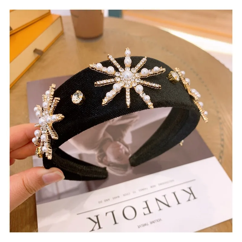 New European American Hairbands Retro Velvet Full Diamond Bright Pearl Snowflake Big Rhinestone Crown Headband Ornament
New European American Hairbands Retro Velvet Full Diamond Bright Pearl Snowflake Big Rhinestone Crown Headband Ornament