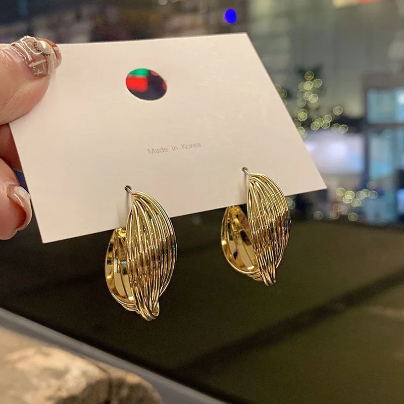 Vintage Chunky Geometric C Earrings Big Gold Weaving Metal Dangle Earrings Hiphop Drop Earrings for Women Girls Party Jewelry
Vintage Chunky Geometric C Earrings Big Gold Weaving Metal Dangle Earrings Hiphop Drop Earrings for Women Girls Party Jewelry