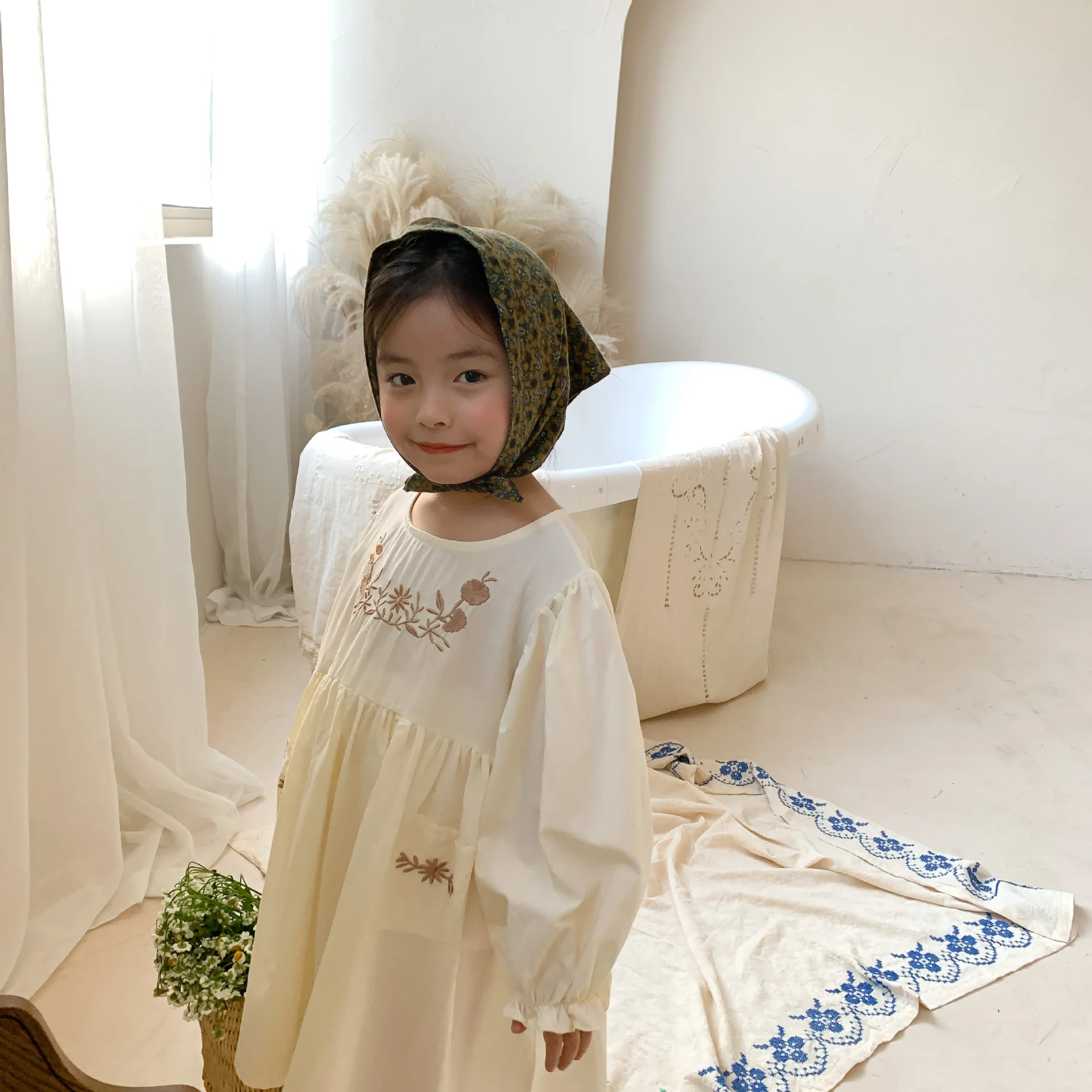 Kids Dress Children Long Sleeve Vestidos Spring Princess Daily Casual Dresses Kids Girls Lace Embroidery Floral O-neck Dress
Kids Dress Children Long Sleeve Vestidos Spring Princess Daily Casual Dresses Kids Girls Lace Embroidery Floral O-neck Dress