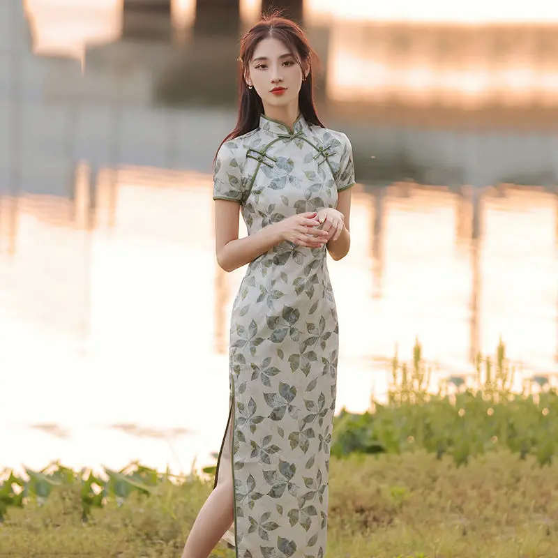 Young Floral Cheongsam Simple Elegant Chinese Classic Women's Qipao Vintage Daily Improved Qipao Summer Dress
Young Floral Cheongsam Simple Elegant Chinese Classic Women's Qipao Vintage Daily Improved Qipao Summer Dress