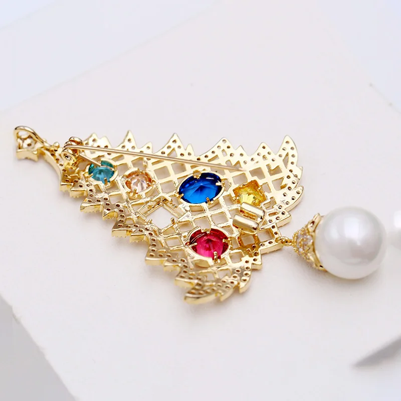 Christmas Tree Pine Tree brooches for women Colorful Zircon Pearl Badges Accessories pins metal for clothes 2020 Jewelry brooch
Christmas Tree Pine Tree brooches for women Colorful Zircon Pearl Badges Accessories pins metal for clothes 2020 Jewelry brooch