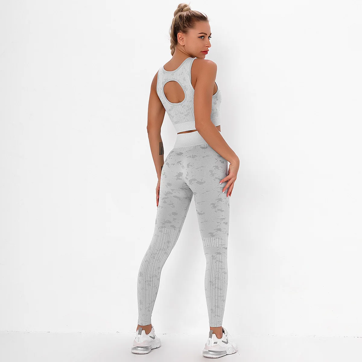 Hot-selling seamless knitted jacquard camouflage line hip-lifting yoga pants sports bra fitness suit workout for women
Hot-selling seamless knitted jacquard camouflage line hip-lifting yoga pants sports bra fitness suit workout for women