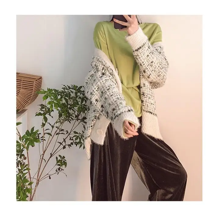 Women Brown Loose Fur Thick Sweater Coat Single-breasted Cardigan Jacket V Neck Oversize Short Knitted Coat Office Lady New Wear
Women Brown Loose Fur Thick Sweater Coat Single-breasted Cardigan Jacket V Neck Oversize Short Knitted Coat Office Lady New Wear