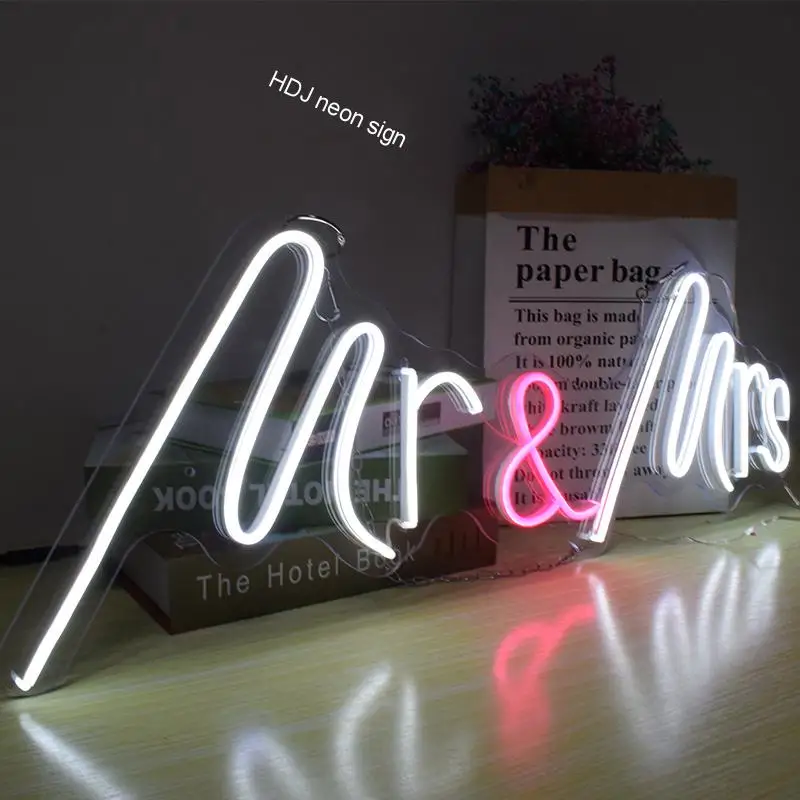 Светодиодная неоновая вывеска Mr & Mrs, светильник бара, домашнего магазина
Светодиодная неоновая вывеска Mr & Mrs, светильник бара, домашнего магазина