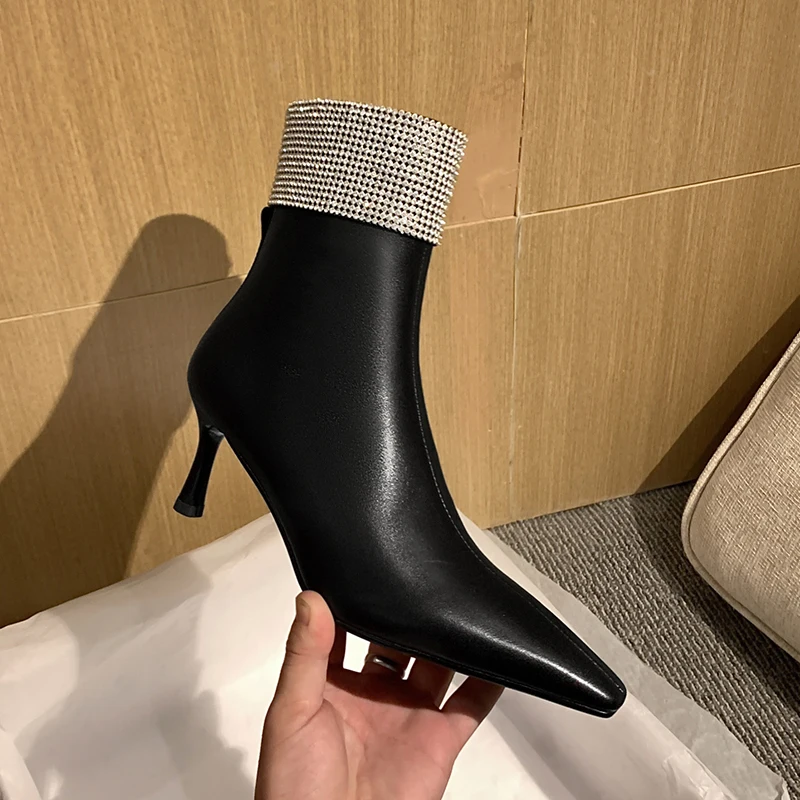 2021 genuine Leather crystal ladies ankle Boots Sexy Thin high Heels Party Dancing Shoes Woman Newest Women Brand Ankle Boots 
2021 genuine Leather crystal ladies ankle Boots Sexy Thin high Heels Party Dancing Shoes Woman Newest Women Brand Ankle Boots