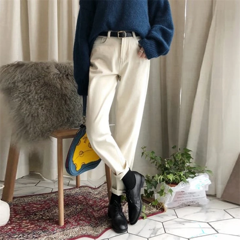 High Vintage Waist Velvet Straight Jeans Pant for Women Streetwear Female Denim Ladies Trousers
High Vintage Waist Velvet Straight Jeans Pant for Women Streetwear Female Denim Ladies Trousers