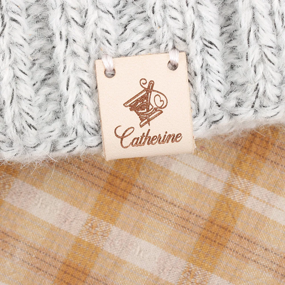 Кожаные бирки, Пользовательский текст, вязаные этикетки, персонализированные этикетки, пользовательские гравировальные этикетки, персона... 
Кожаные бирки, Пользовательский текст, вязаные этикетки, персонализированные этикетки, пользовательские гравировальные этикетки, персона...