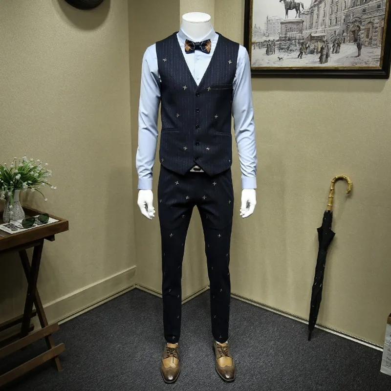 Quality Personlity High Embroidery Host Gown Dress Striped Mens Suits Slim Fit Formal Wedding Dress Business Three Piece Sets
Quality Personlity High Embroidery Host Gown Dress Striped Mens Suits Slim Fit Formal Wedding Dress Business Three Piece Sets