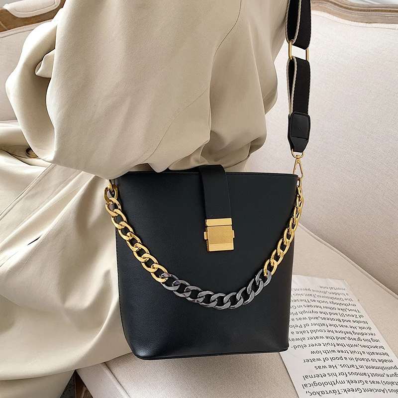 Luxury Women Small Chain Handbags High Quality Ladies Pu Leather Shoulder Bucket Bags Designer Female Crossbody Bags for Women
Luxury Women Small Chain Handbags High Quality Ladies Pu Leather Shoulder Bucket Bags Designer Female Crossbody Bags for Women