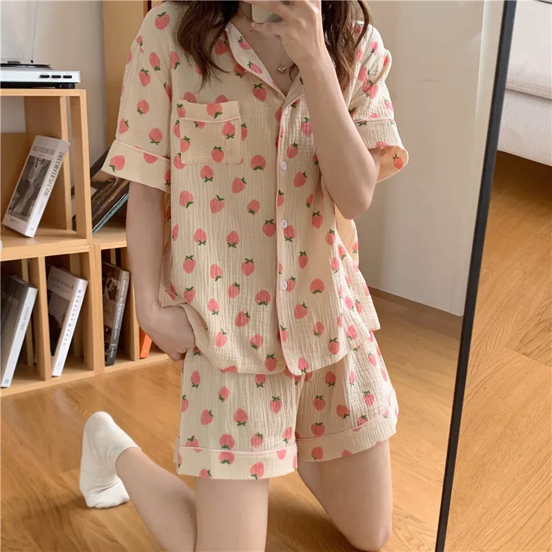 CBAFU cute strawberry summer pajamas set women homewear 2 piece set short sleeve turn down collar tops shorts suit pijamas M894
CBAFU cute strawberry summer pajamas set women homewear 2 piece set short sleeve turn down collar tops shorts suit pijamas M894