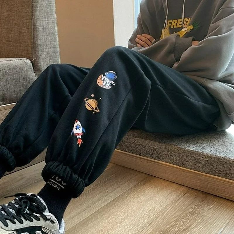 Fun Printing White Plus Velvet Sports Sweatpants Men's Loose-fitting Feet Autumn and Winter Thickened Warm Pants Wear Student
Fun Printing White Plus Velvet Sports Sweatpants Men's Loose-fitting Feet Autumn and Winter Thickened Warm Pants Wear Student