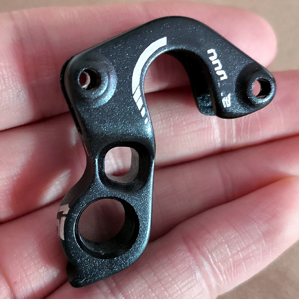 5pc Bicycle gear rear derailleur hanger For Cannondale KP158 SUPER SIX EVO SYNAPSE CARBON CAAD 10 MECH dropout carbon frame bike
5pc Bicycle gear rear derailleur hanger For Cannondale KP158 SUPER SIX EVO SYNAPSE CARBON CAAD 10 MECH dropout carbon frame bike