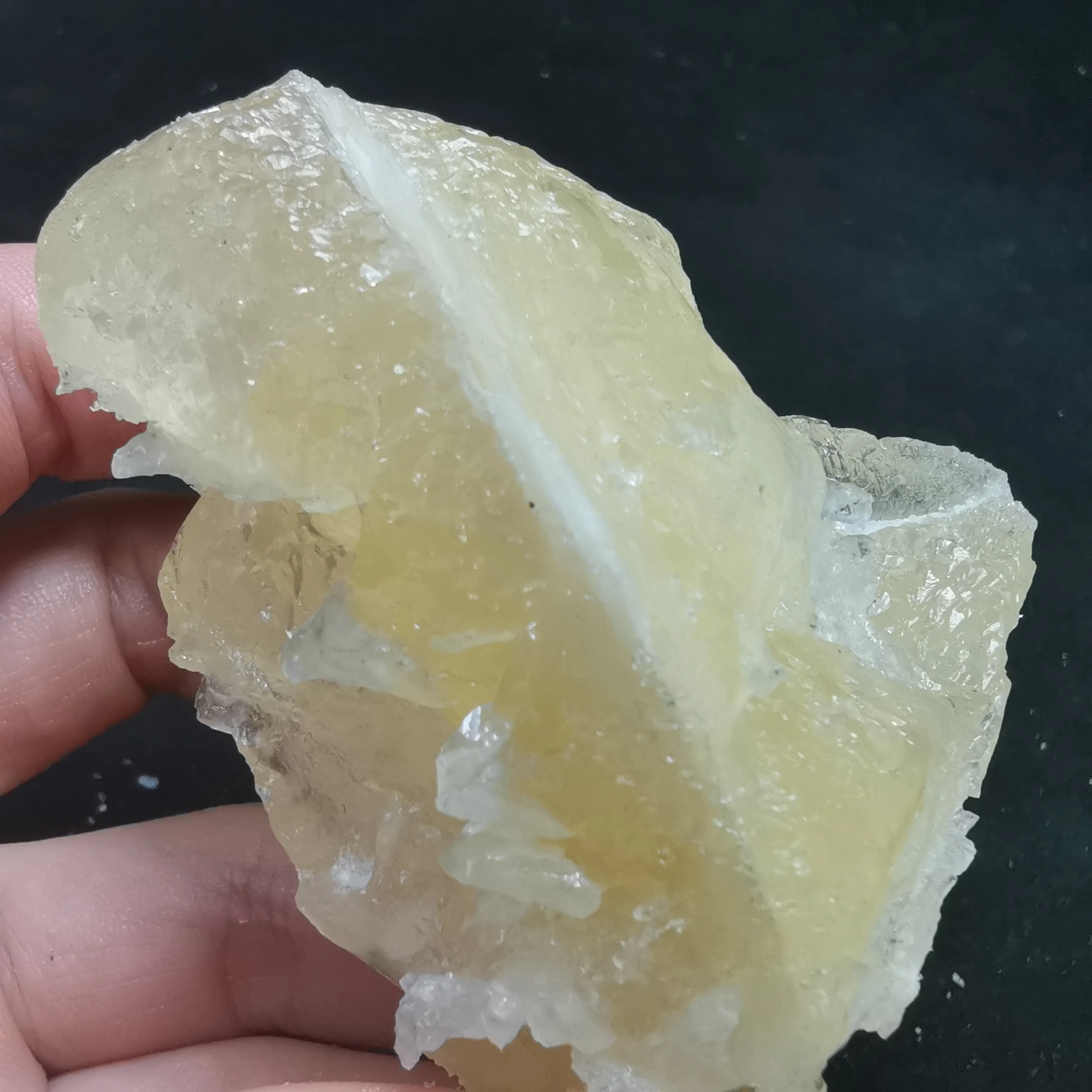 130.8gNatural rare intercalated calcite protolith quartz symbiotic aura energy healing stone decorative mineral specimens
130.8gNatural rare intercalated calcite protolith quartz symbiotic aura energy healing stone decorative mineral specimens