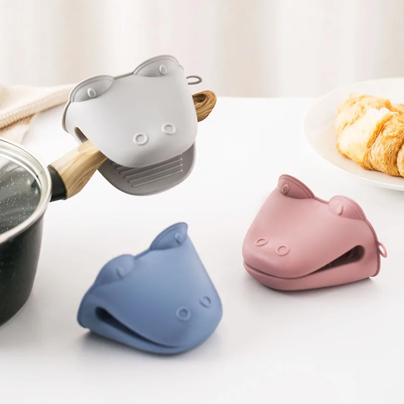 1 PC Cute High Temperature Resistant Cartoon Hippo Shape Thick Silicone Hand Clip Oven Microwave Oven Special Anti-scald Gloves
1 PC Cute High Temperature Resistant Cartoon Hippo Shape Thick Silicone Hand Clip Oven Microwave Oven Special Anti-scald Gloves