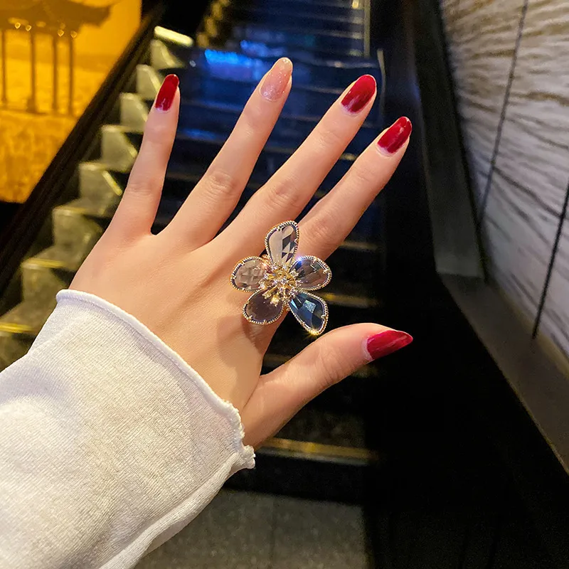 Crystal Flower Rings Gold Color Blue Gray White Red Big Flower Hyperbole Party Jewelry for Women Gift Dropshipping Wholesale
Crystal Flower Rings Gold Color Blue Gray White Red Big Flower Hyperbole Party Jewelry for Women Gift Dropshipping Wholesale