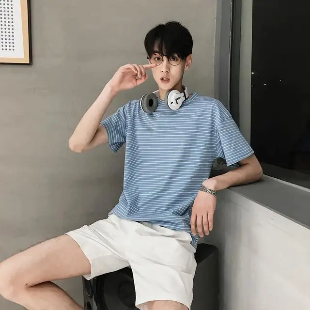 Couples Wear 2021 Summer New Fashion Loose Short-sleeved Striped T-shirt + Female Denim Suspender Skirt Lover Two-piece Suit 
Couples Wear 2021 Summer New Fashion Loose Short-sleeved Striped T-shirt + Female Denim Suspender Skirt Lover Two-piece Suit