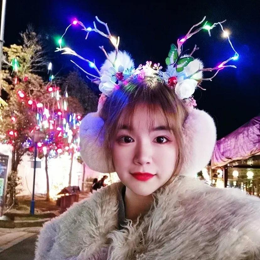Christmas Decoration, Luminous Cute, Cartoon Elk Horn Headdress, Event Party, LED Color Light Hair Clip, Artificial Decoration,
Christmas Decoration, Luminous Cute, Cartoon Elk Horn Headdress, Event Party, LED Color Light Hair Clip, Artificial Decoration,