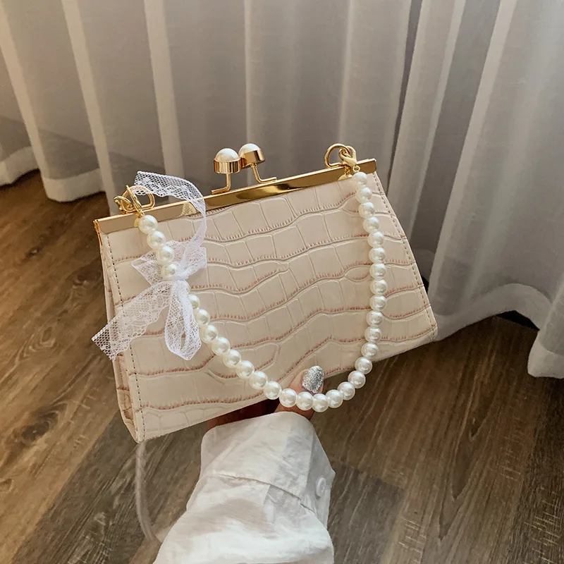 Ladies Quality Solid color Alligator Pattern PU Leather Shoulder Bag Crossbody Bags For Women Purses Clip Buckle Pearl Chain Bag
Ladies Quality Solid color Alligator Pattern PU Leather Shoulder Bag Crossbody Bags For Women Purses Clip Buckle Pearl Chain Bag
