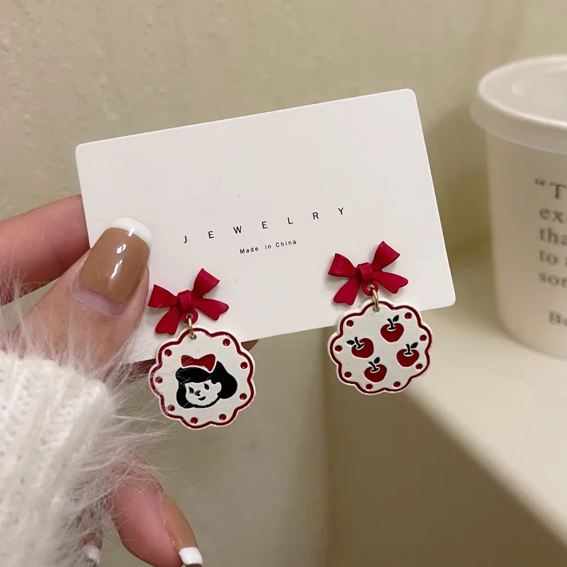 Asymmetric Bowknot Red Sweet Clip Earrings Without Piercing Figure Cartoon Cute Earings Fashion Jewelry
Asymmetric Bowknot Red Sweet Clip Earrings Without Piercing Figure Cartoon Cute Earings Fashion Jewelry