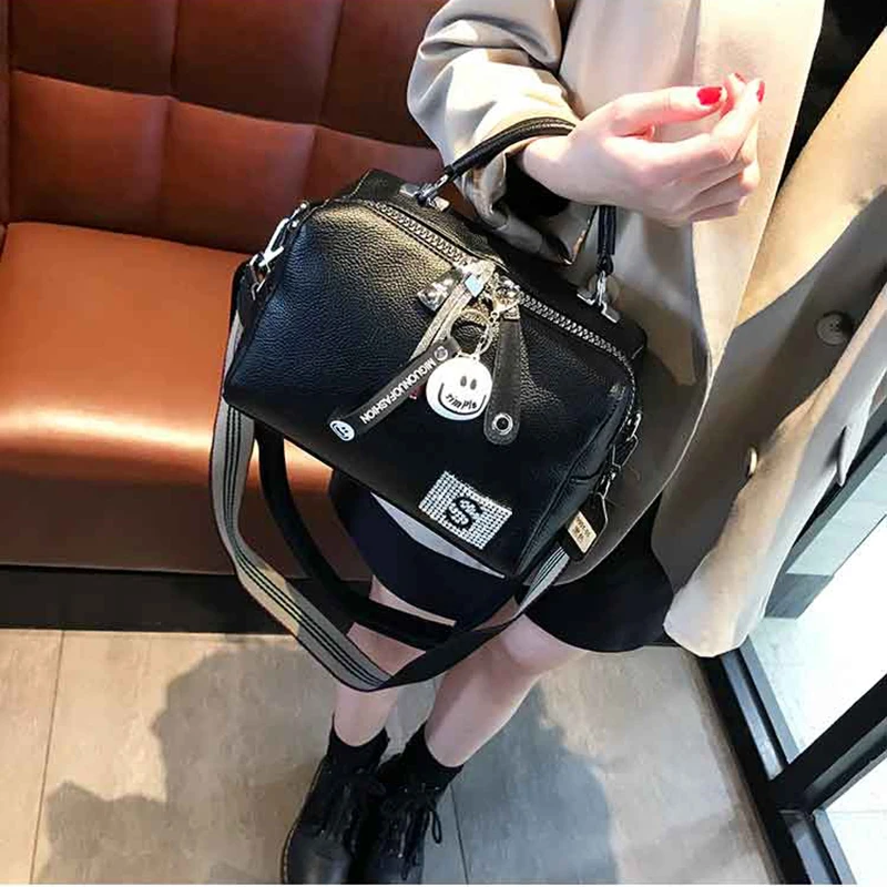 Luxury Diamond Purses and Handbags Split Leather Tote Bags for Women Black Boston Female Over Shoulder Bolso Sac A Main
Luxury Diamond Purses and Handbags Split Leather Tote Bags for Women Black Boston Female Over Shoulder Bolso Sac A Main