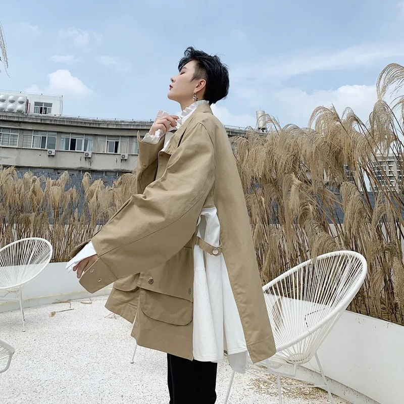 Safari Style Autumn Oversize Designer New Casual Mens Loose Jackets Fashion Patchwork Long Sleeve Pockets Stand Collar Coats
Safari Style Autumn Oversize Designer New Casual Mens Loose Jackets Fashion Patchwork Long Sleeve Pockets Stand Collar Coats