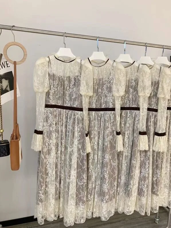 2021 summer new date hollowed out heavy industry lace dress fashionable temperament integrated sleeve retro design durable not m
2021 summer new date hollowed out heavy industry lace dress fashionable temperament integrated sleeve retro design durable not m