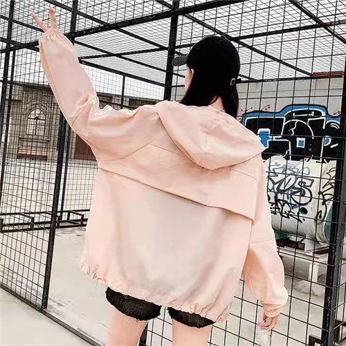 2021 summer sunscreen new Korean Short Jacket female loose student BF baseball uniform solid color versatile windbreaker
2021 summer sunscreen new Korean Short Jacket female loose student BF baseball uniform solid color versatile windbreaker