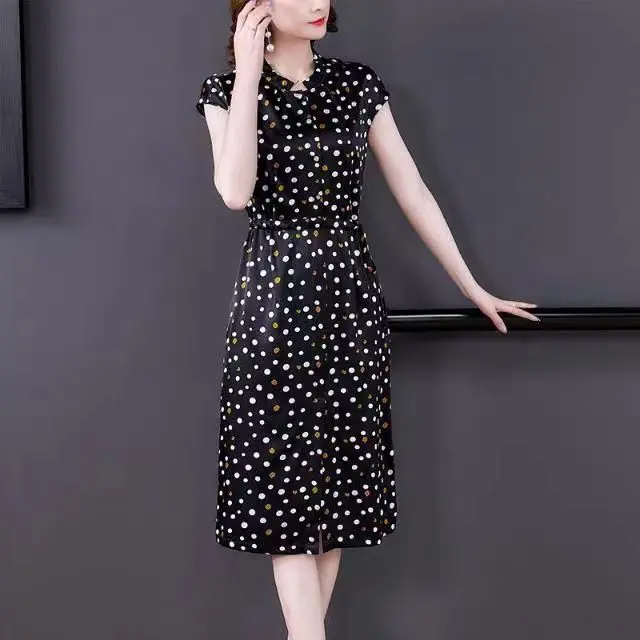 Mulberry Silk Dress Women's 2021 Summer High Grade Dot Print Dress Young Mother's Wear
Mulberry Silk Dress Women's 2021 Summer High Grade Dot Print Dress Young Mother's Wear