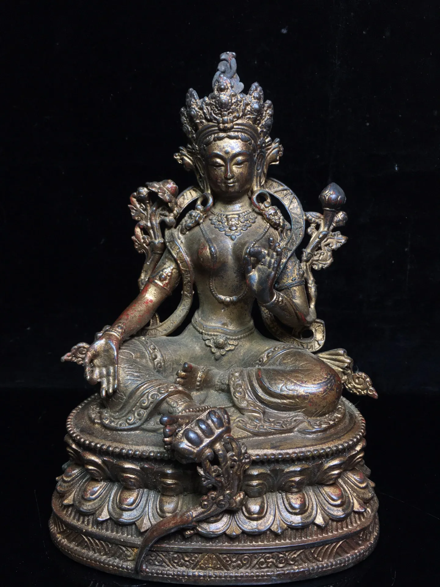 9"Tibetan Temple Collection Old Bronze Cinnabar gilded Green Tara Bodhisattva lotus platform Sitting Buddha Town house Exorcism
9"Tibetan Temple Collection Old Bronze Cinnabar gilded Green Tara Bodhisattva lotus platform Sitting Buddha Town house Exorcism
