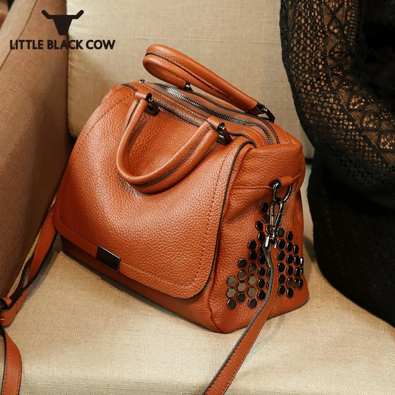 Elegant Ladies Genuine Leather Shoulder Bag Rivets Designer Handbag Women Office Work Packing Crossbody Bag 2021 New Totes Bags
Elegant Ladies Genuine Leather Shoulder Bag Rivets Designer Handbag Women Office Work Packing Crossbody Bag 2021 New Totes Bags