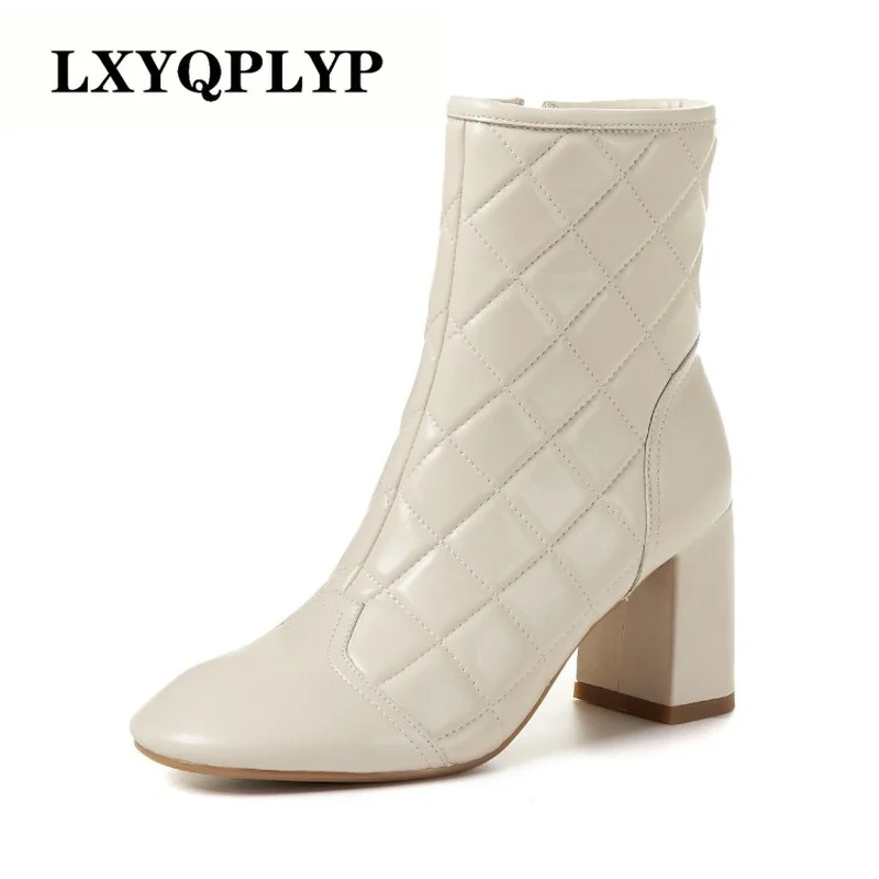 2021 women's autumn and winter new European and American fashion simple wild thick heel short boots pointed toe short boots
2021 women's autumn and winter new European and American fashion simple wild thick heel short boots pointed toe short boots