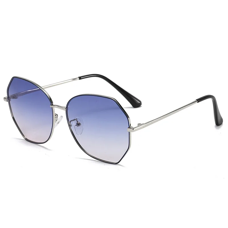 5421 New style metal Polarized Sunglasses Women's fashionable large frame sunglasses
5421 New style metal Polarized Sunglasses Women's fashionable large frame sunglasses