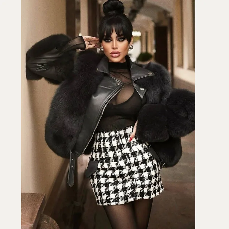 Luxury Women 2021 Winter New Real Fox Fur Coats With Genuine Sheepskin Leather Wholeskin Natural Fox Fur Jacket Outwear
Luxury Women 2021 Winter New Real Fox Fur Coats With Genuine Sheepskin Leather Wholeskin Natural Fox Fur Jacket Outwear