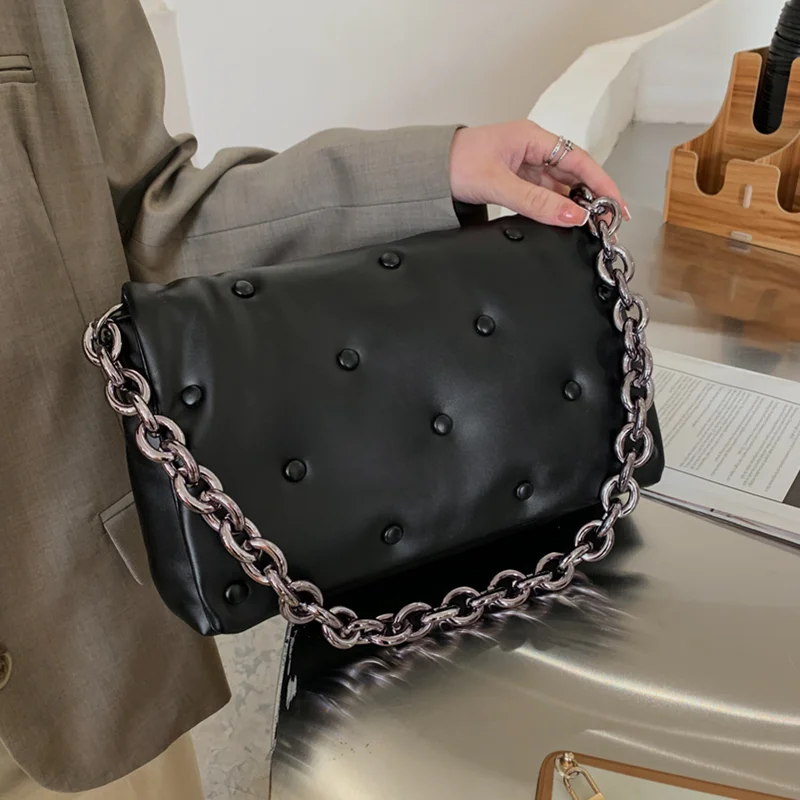 Brand Designer Women's Shoulder Bags 2021 New Thick Metal Chain Armpit Purses and Handbag Female Clutch Bag Ladies Hobo Hand Bag
Brand Designer Women's Shoulder Bags 2021 New Thick Metal Chain Armpit Purses and Handbag Female Clutch Bag Ladies Hobo Hand Bag