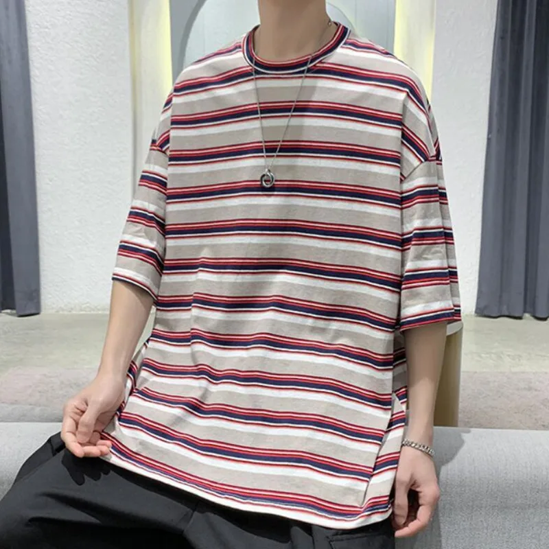 Summer O-neck Striped T-shirt Men Korean Fashion Loose Casual T-shirt Men Harajuku Streetwear Wild Short-sleeved T-shirt Men
Summer O-neck Striped T-shirt Men Korean Fashion Loose Casual T-shirt Men Harajuku Streetwear Wild Short-sleeved T-shirt Men