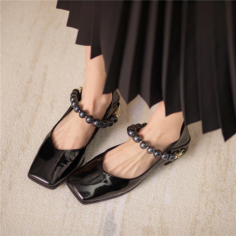VERCONAS Female 2021 Spring New Design Women Pumps Genuine Leather Fashion Concise Pearl Mary Janes Casual Low Heels Shoes Woman 
VERCONAS Female 2021 Spring New Design Women Pumps Genuine Leather Fashion Concise Pearl Mary Janes Casual Low Heels Shoes Woman