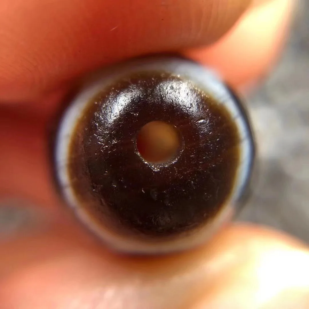 172pcs/lot Wholesale Tibet unique agate dzi Penetrating Dallow Loose Beads bracelets Natural stone diy pendants and necklaces
172pcs/lot Wholesale Tibet unique agate dzi Penetrating Dallow Loose Beads bracelets Natural stone diy pendants and necklaces