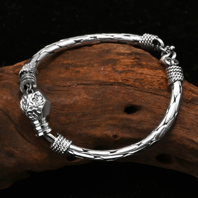 New Original Design Silver Men Bracelet Bangle Couples Ins Small Design Korean Version Individuality Vintage Simple Jewelry
New Original Design Silver Men Bracelet Bangle Couples Ins Small Design Korean Version Individuality Vintage Simple Jewelry