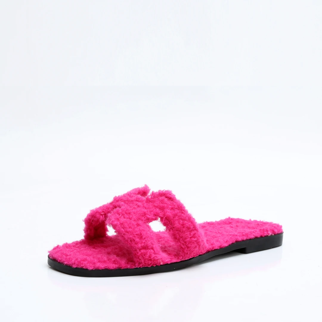 Real Wool Slippers New Woolen Slippers For Women In Autumn And Winter Of 2021 Comfortable Soft Wool Rubber Sole
Real Wool Slippers New Woolen Slippers For Women In Autumn And Winter Of 2021 Comfortable Soft Wool Rubber Sole