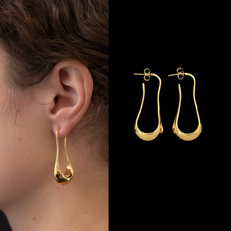 European and American simple temperament trend personality copper gold-plated women's earrings 
European and American simple temperament trend personality copper gold-plated women's earrings