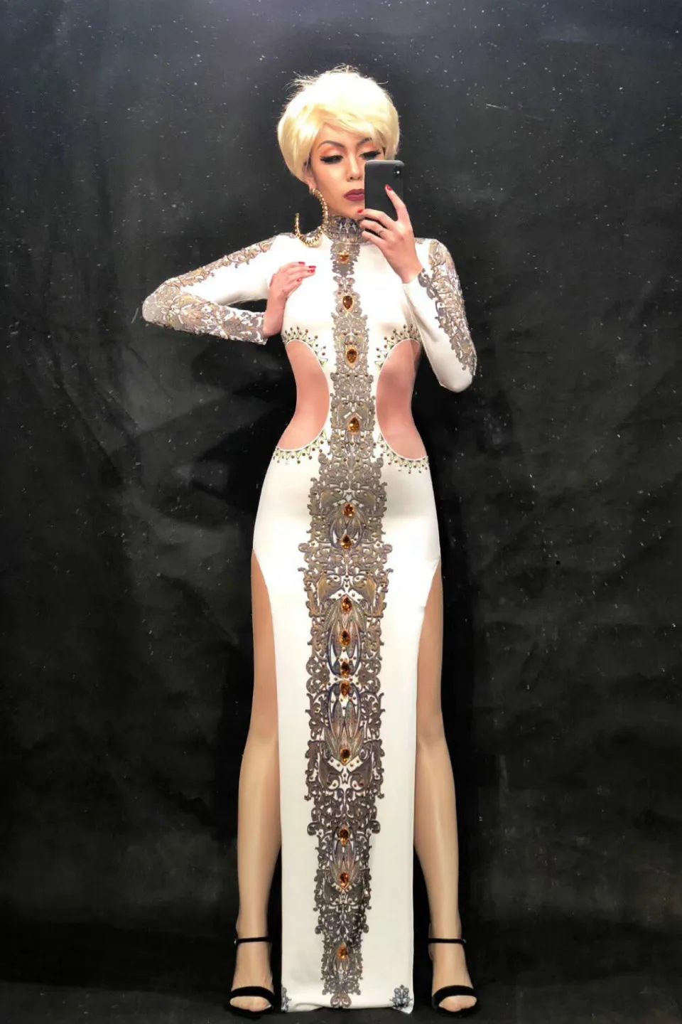 Women Sexy White Long Sparkling Crystal Rhinestone Dress Nightclub Party Banquet Clothing Stage Wear Stage Costumes for Singer
Women Sexy White Long Sparkling Crystal Rhinestone Dress Nightclub Party Banquet Clothing Stage Wear Stage Costumes for Singer