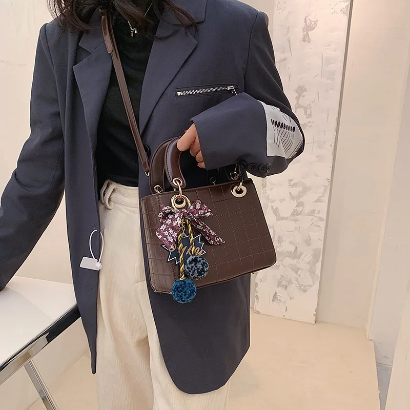 Lattice Square Tote bag 2021 Fashion New Quality PU Leather Women's Designer Handbag and Purse Silk Scarf Shoulder Messenger Bag
Lattice Square Tote bag 2021 Fashion New Quality PU Leather Women's Designer Handbag and Purse Silk Scarf Shoulder Messenger Bag