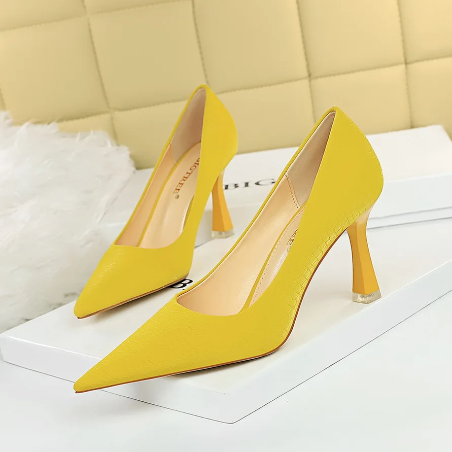 Bigtree Shoes Sexy Kitten Heels Snake Women Pumps Spring Women Shoes High Heels Pointed Party Shoes Red Lady Shallow Mouth Shoes
Bigtree Shoes Sexy Kitten Heels Snake Women Pumps Spring Women Shoes High Heels Pointed Party Shoes Red Lady Shallow Mouth Shoes