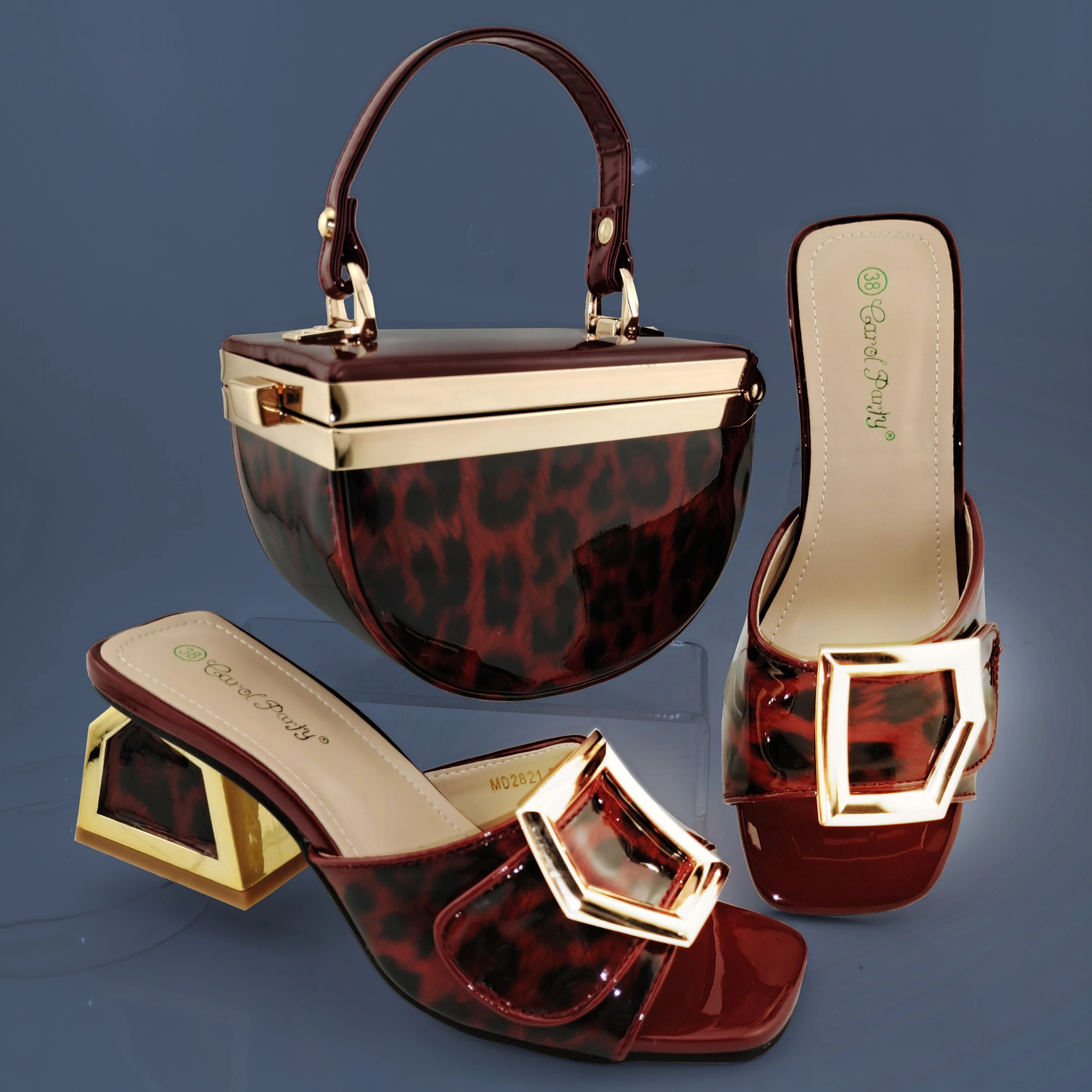 Italian design shiny patent leather shoe and bag set African banquet shoes with bags Women's Casual design shoe matching bag
Italian design shiny patent leather shoe and bag set African banquet shoes with bags Women's Casual design shoe matching bag